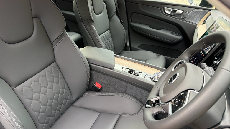 Volvo XC60 2.0 B5P Plus Dark 5dr AWD Geartronic Petrol Estate